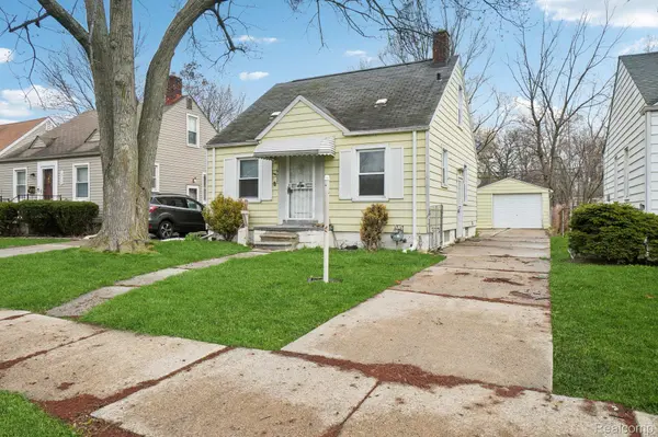 19717 Kenosha ST, Harper Woods, MI 48225