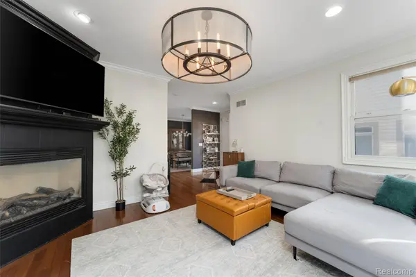 717 S Kenwood AVE, Royal Oak, MI 48067