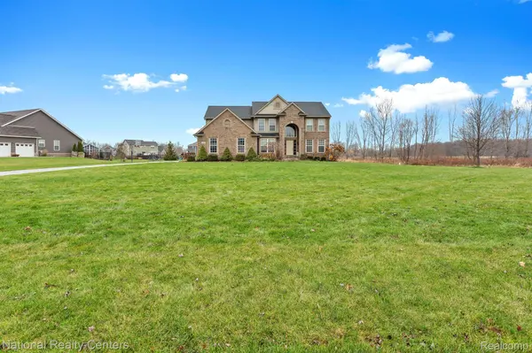 316 Lenox Lane, Brighton Township, MI 48114