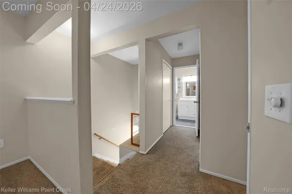 809 Corners CT #23, Orion Charter Township, MI 48362