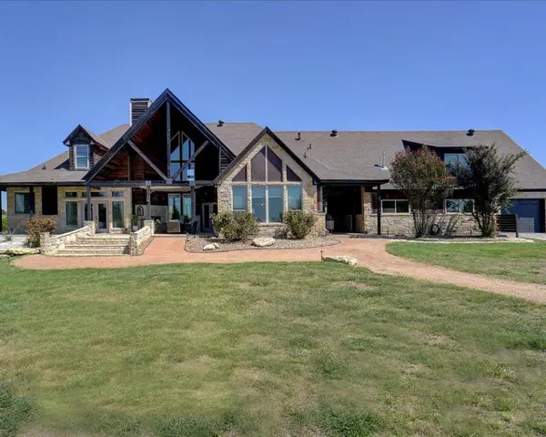 2804 Alta Vista Court, Granbury, TX 76049