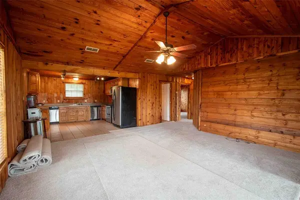 3389 I-20 Service Rd, Van, TX 75790