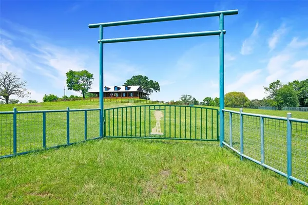 575 County Road 1214, Quitman, TX 75783