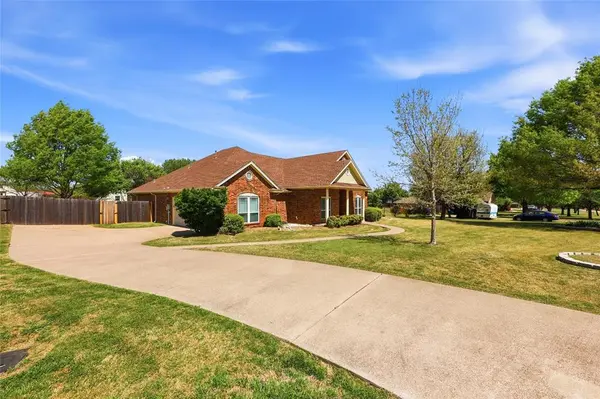 2851 Timber Rock Lane, Midlothian, TX 76065