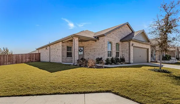 8532 Sandy Park Drive, Fort Worth, TX 76179