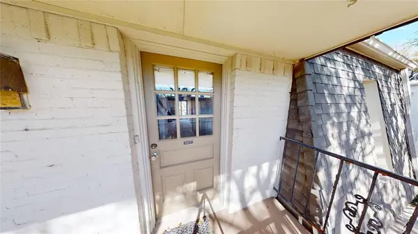 902 S Weatherred Drive #902F, Richardson, TX 75080