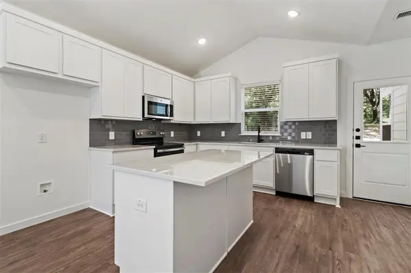 719 E Maple Row, Denison, TX 75021