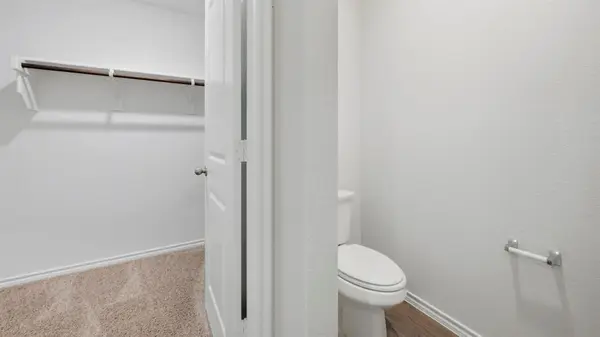 800 Barton Drive, Ennis, TX 75119