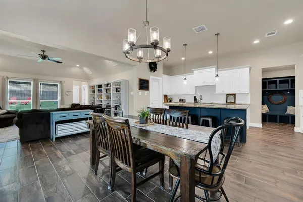 1313 Ridgeview Drive, Weatherford, TX 76086