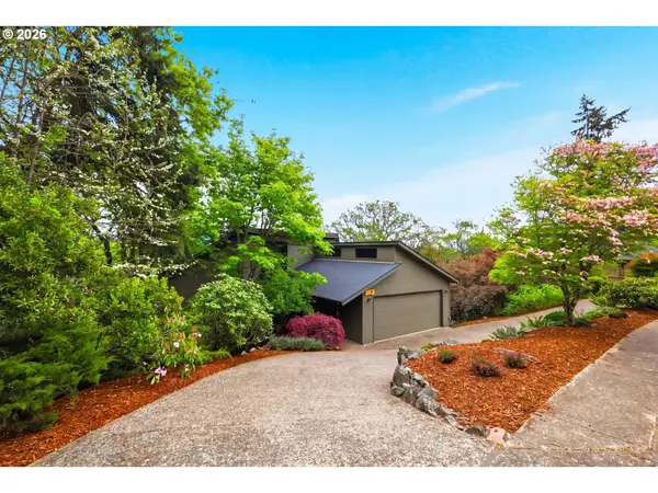 2063 STONECREST DR, Eugene, OR 97401