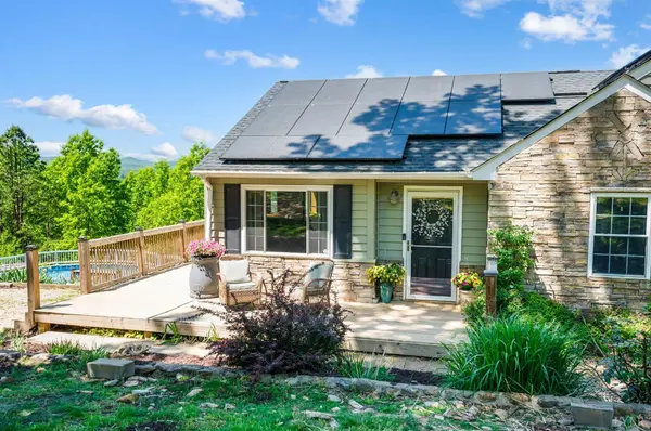 667 Nighthawk Rd, Lynchburg, VA 24504