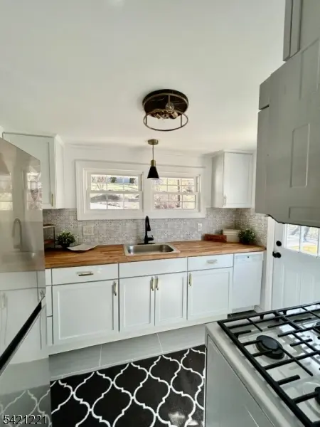 29 Oak Tree Ln, Sparta Twp., NJ 07871