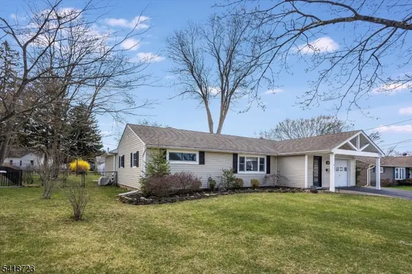 306 Hurley Dr, Hackettstown Town, NJ 07840