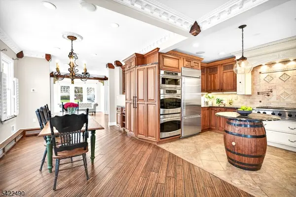 22 Vine St, Nutley Twp., NJ 07110