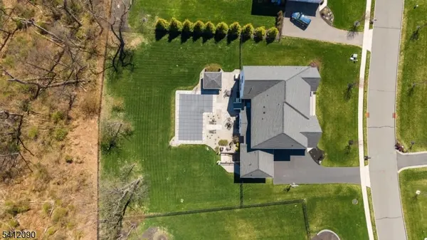 9 Donna Dr, Raritan Twp., NJ 08822