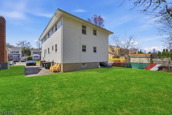 425 Midland Ave, Pompton Lakes Boro, NJ 07442