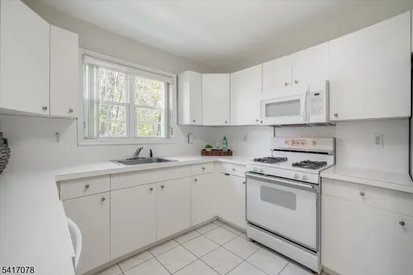 37 Berkeley Sq #37, Watchung Boro, NJ 07922