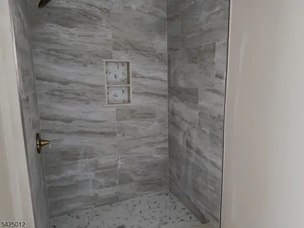 481A Windemere Ave, Mount Arlington Boro, NJ 07856