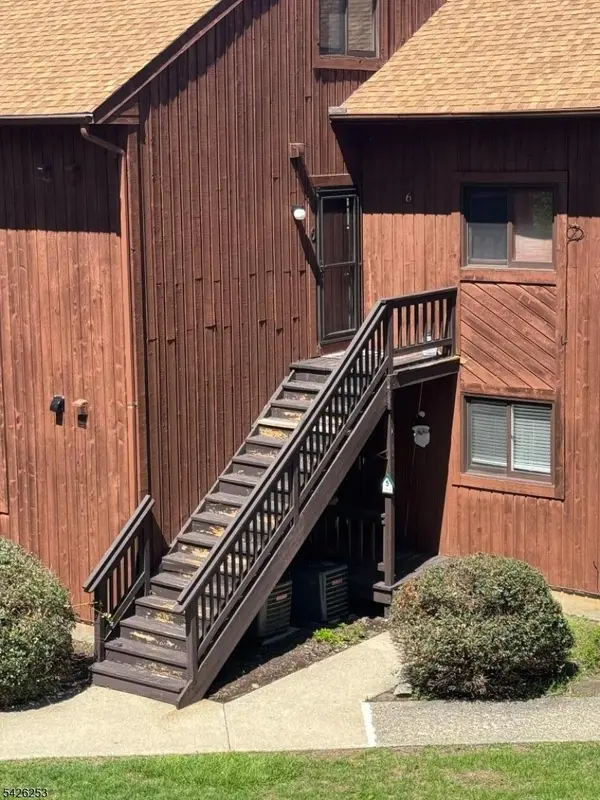 2 Sunrise Dr #6, Vernon Twp., NJ 07462