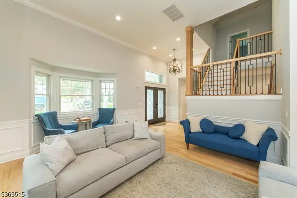 40 Lee Rd, Livingston Twp., NJ 07039