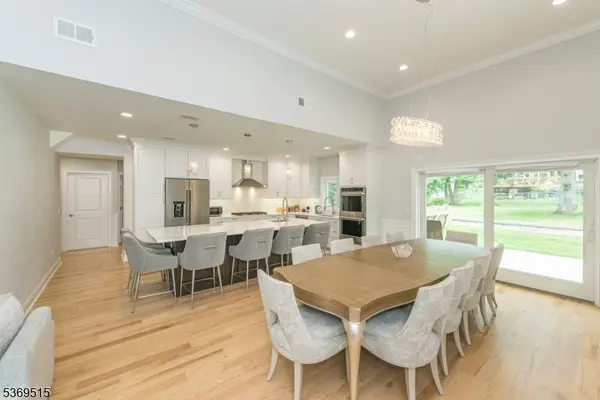 40 Lee Rd, Livingston Twp., NJ 07039