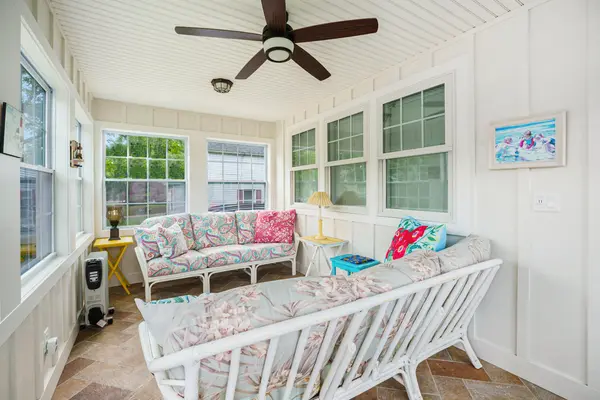 755 Indiana AVE, South Haven City, MI 49090