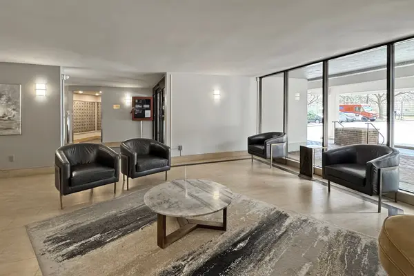 5 Shady Golfway #406, Toronto C11, ON M3C 3A5