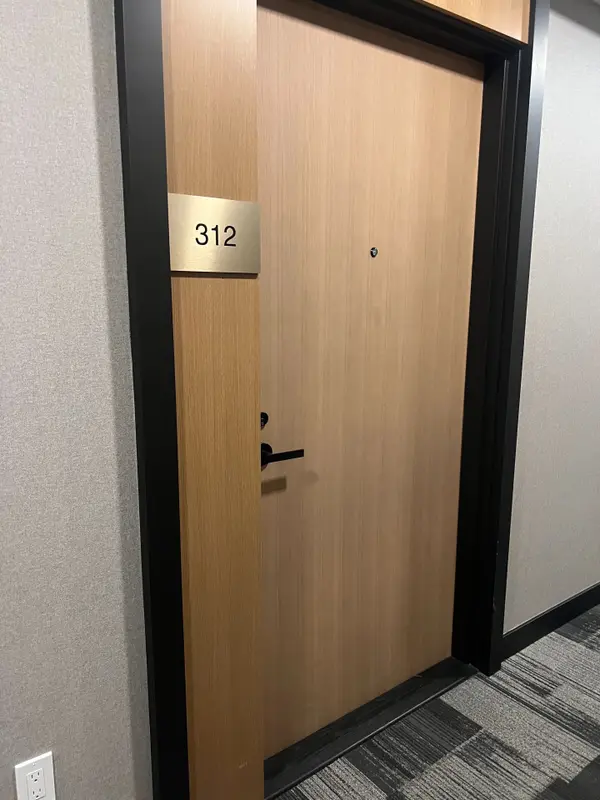 8 Tippett RD #312, Toronto C06, ON M3H 0E7