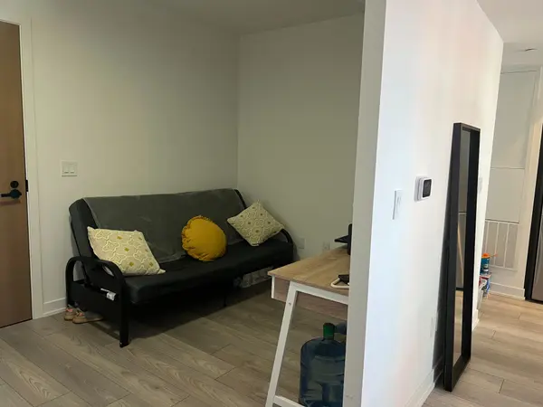 8 Tippett RD #312, Toronto C06, ON M3H 0E7