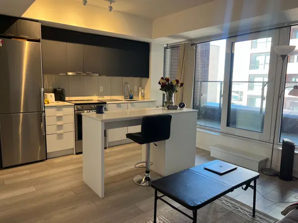 8 Tippett RD #312, Toronto C06, ON M3H 0E7