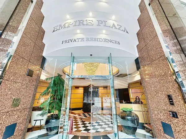 33 University AVE #302, Toronto C01, ON M5J 2S7