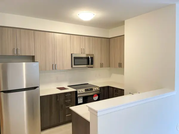 1865 Pickering Pkwy #1402, Pickering, ON L1V 0H2