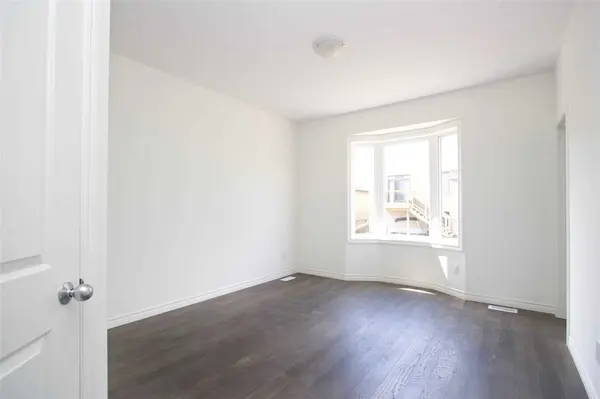 407 Northglen BLVD #Main, Clarington, ON L1C 7E2