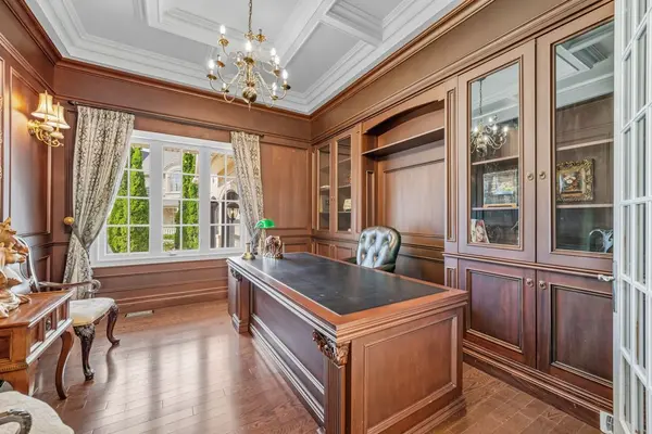 22 Longthorpe CT, Aurora, ON L4G 0K4