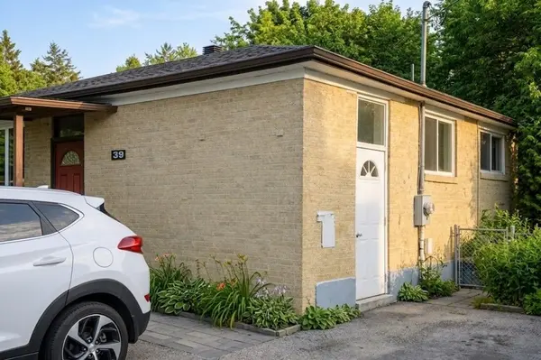 39 Davis RD #Bsmnt, Aurora, ON L4G 2B4