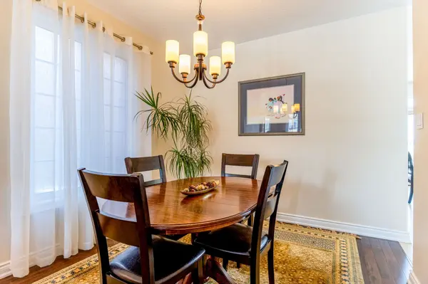 137 Jewel House LN, Barrie, ON L4N 6E1
