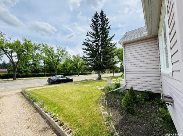 84 Gladstone AVENUE S, Yorkton, SK S3N 3B3