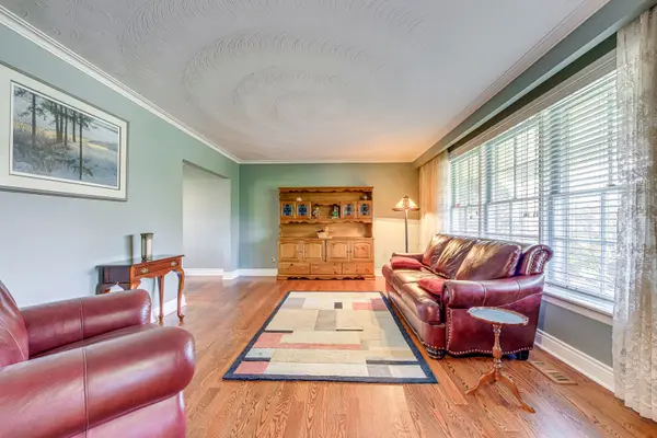 39 Beaver Bend CRES, Toronto W08, ON M9B 5R2