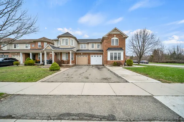 30 ORANGEGROVE DR, Brampton, ON L7A 3N4