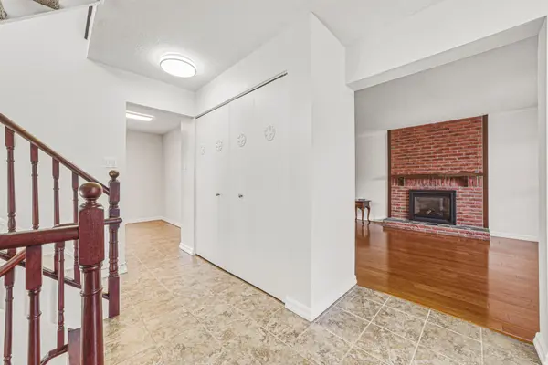 4 Mount Forest DR, Brampton, ON L6Z 1B7