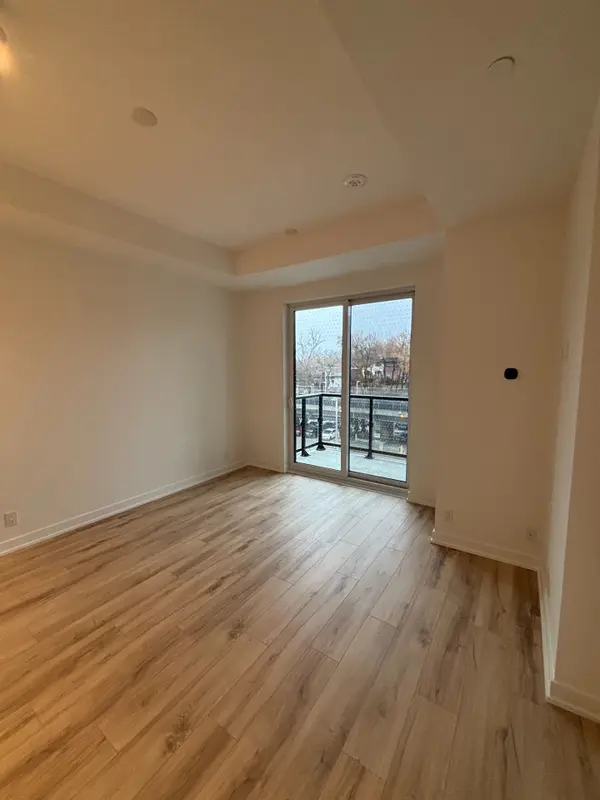 1660 Bloor ST W #201, Toronto W02, ON M6P 0C6