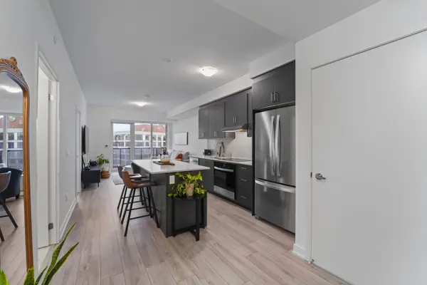 1035 Southdown RD #1403, Mississauga, ON L5J 0A2