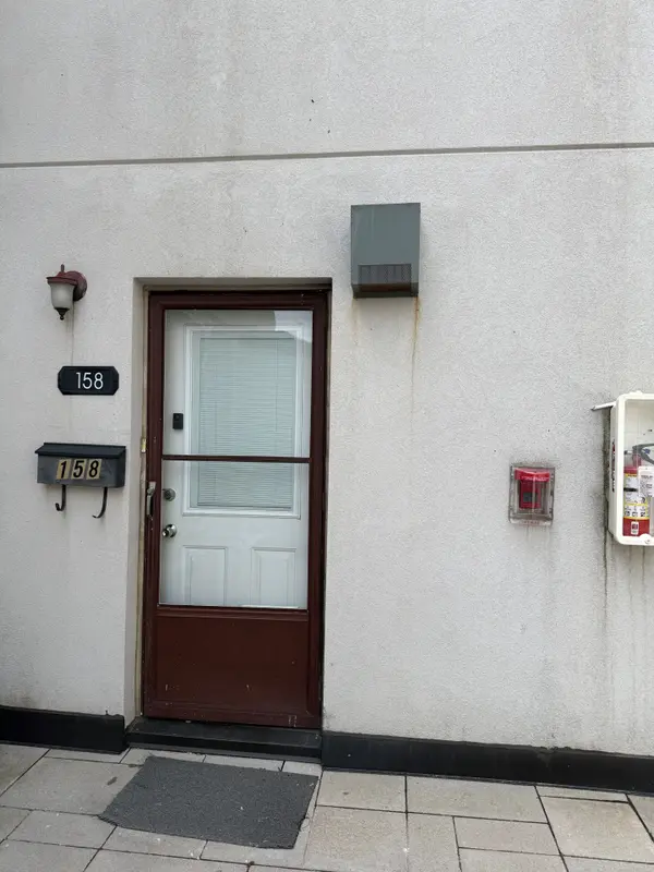 1055 DUNDAS ST E #158, Mississauga, ON L4Y 3X6