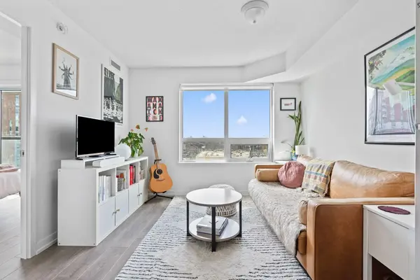 1420 Dupont ST #811, Toronto W02, ON M6H 0C2