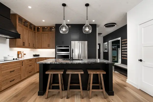 8 Charles Morley BLVD, Huntsville, ON P1H 0G5