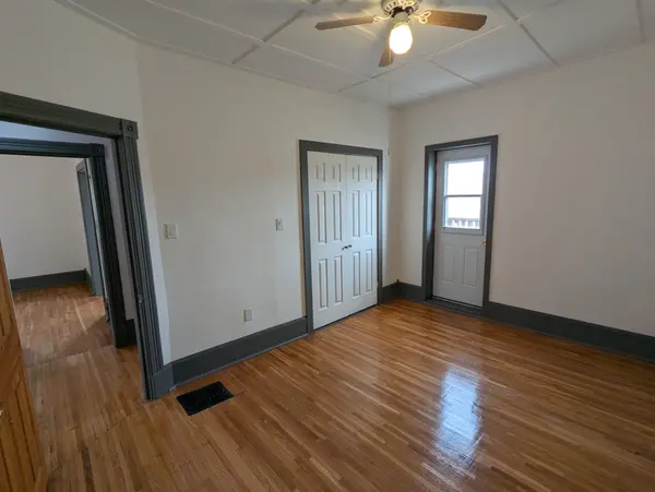 47 Nelson ST W #1, Meaford, ON N4L 1N2