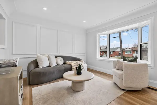 330 East 15th ST #Upper, Hamilton, ON L9A 4G5