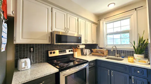 143 Wellesley CRES #E, London East, ON N5V 1J6