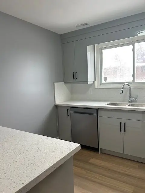 201 Silvercreek Pkwy N #29, Guelph, ON N1H 3T4