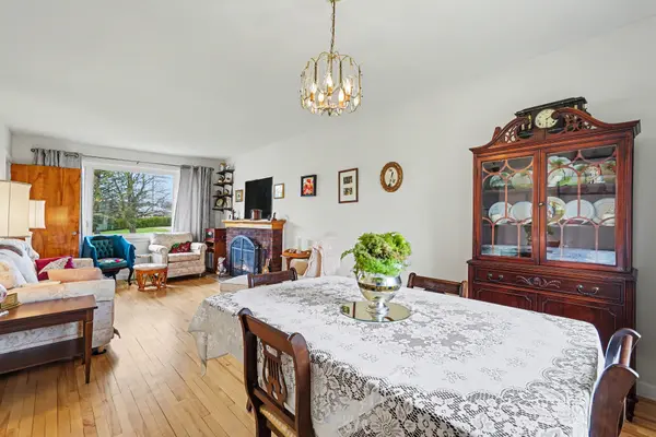 1953 Saunderson DR, Elmvale Acres And Area, ON K1G 2C8